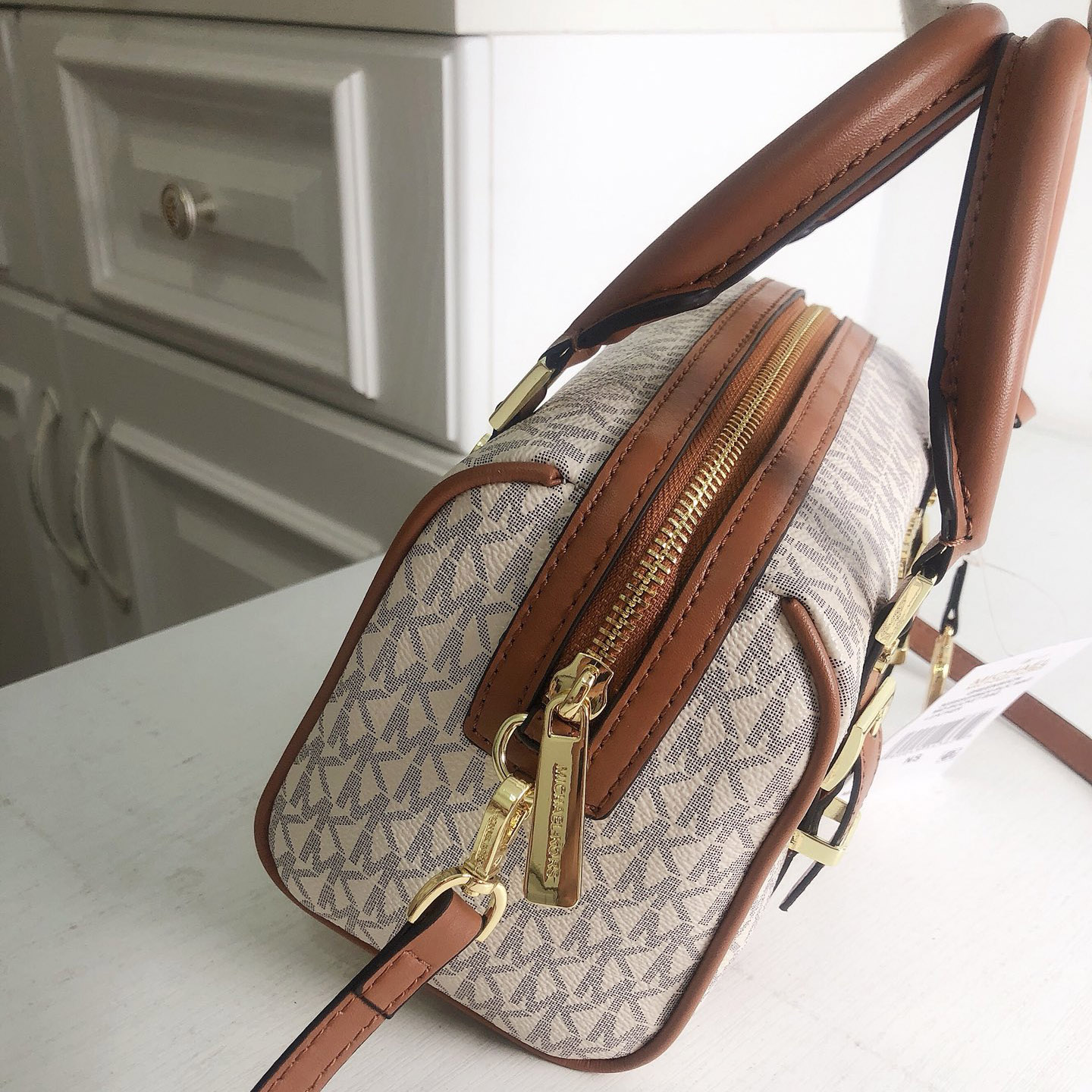 ใหม่ไมเคิล คอร์กระเป๋าถือดีไซน - Luxury Lifestyle Store บทวิจารณ์และราคา