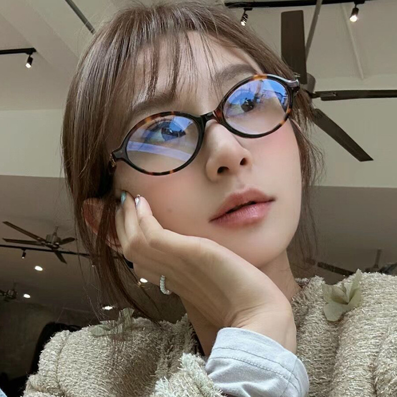 แว่นตากันแดดวินเทจทรงวงรีผู้หญ - Luxury Lifestyle Store บทวิจารณ์และราคา