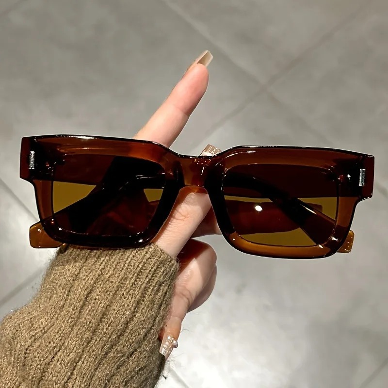แว่นกันแดดทรงสี่เหลี่ยมหรูหรา  - Luxury Lifestyle Store บทวิจารณ์และราคา