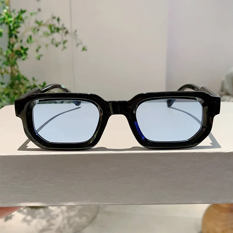 แว่นกันแดดกรอบสี่เหลี่ยมวินเทจ - Luxury Lifestyle Store บทวิจารณ์และราคา