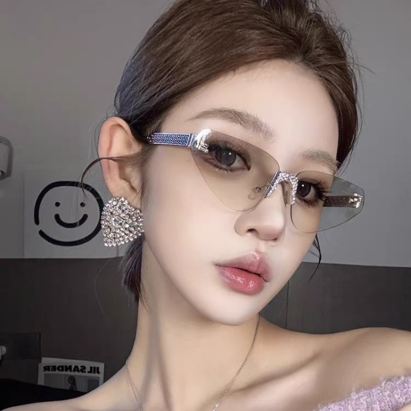แว่นกันแดดทรงแคทอายไร้กรอบประด - Luxury Lifestyle Store บทวิจารณ์และราคา